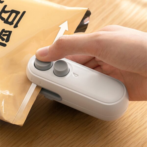 Mini Rechargeable Heat Sealer – Portable Bag Sealing Machine for Food & Snacks
